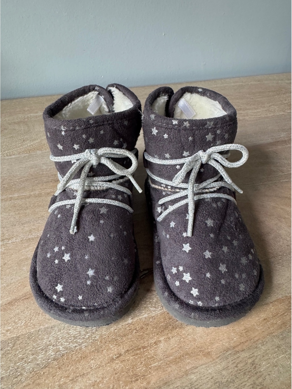 Toddler Girls' Silver Star Print Faux Fur Lined Cozy Boots Gray Size US 6/7